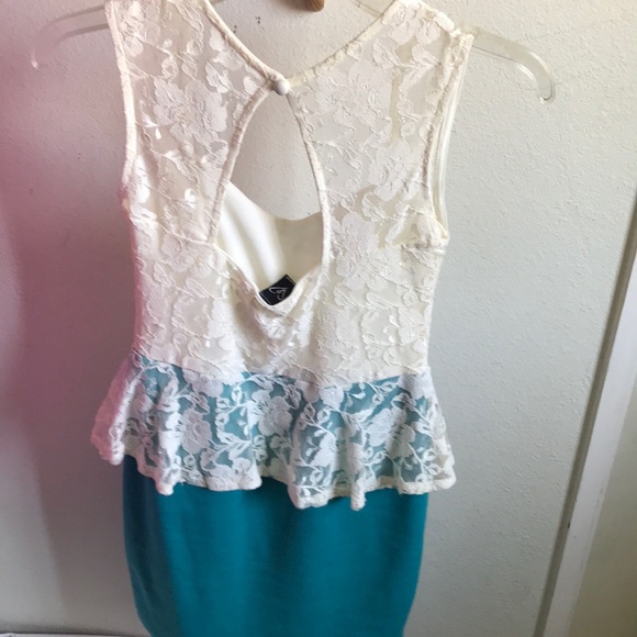 White and teal dress with lace - Picture 2 of 2